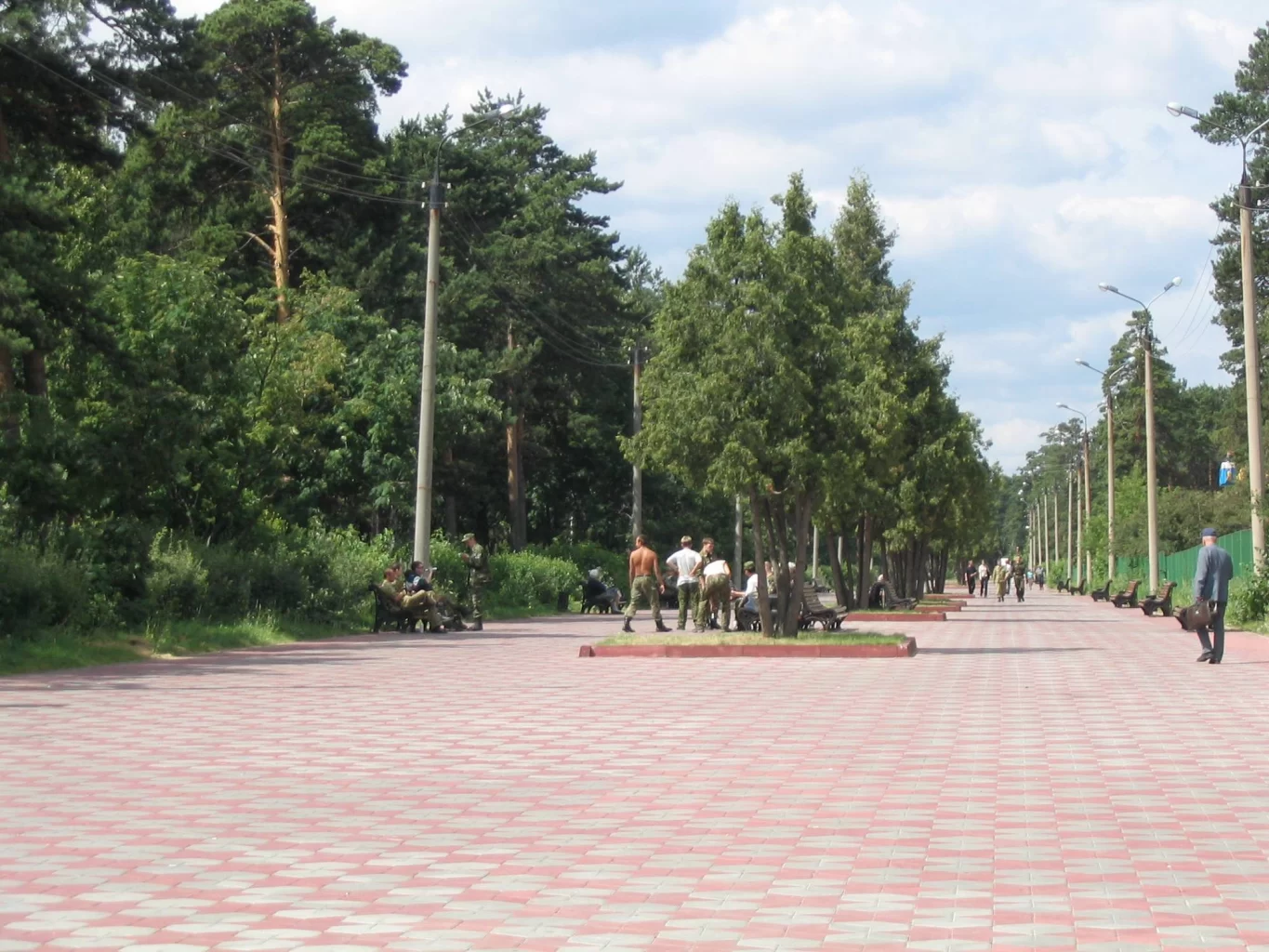 Центральная аллея парка