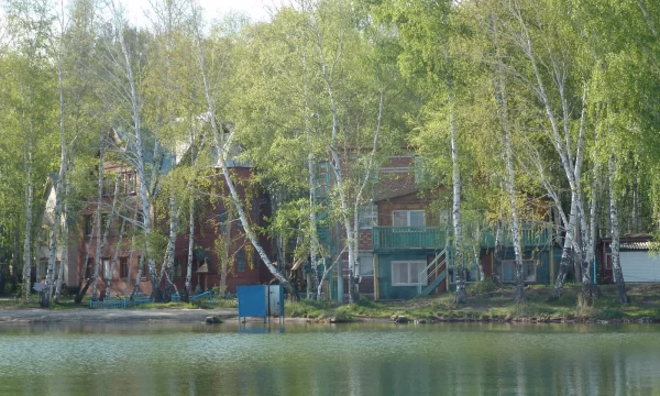 Озеро Кумкуль дома на базе отдыха