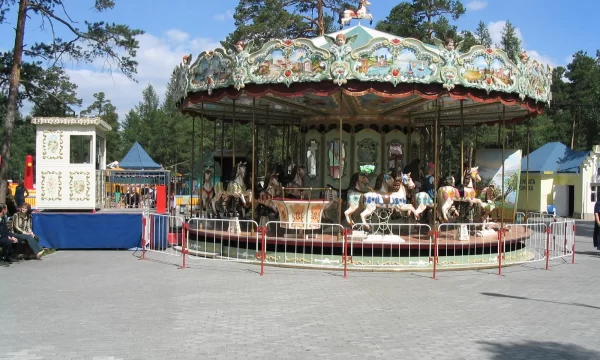 Карусель с лошадками